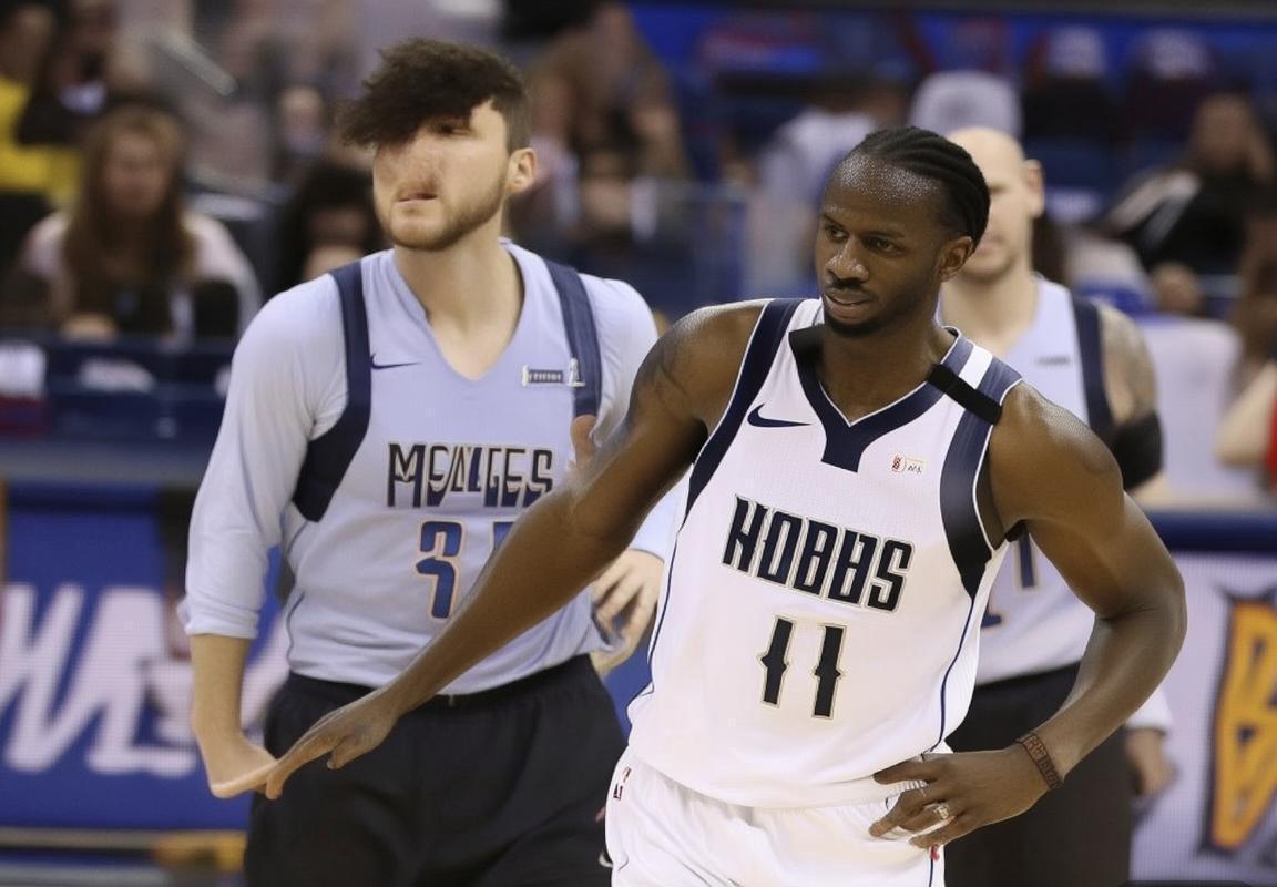 独行侠拒绝欧文复出迎战湖人，安东尼·戴维斯交易传闻重塑球队战略