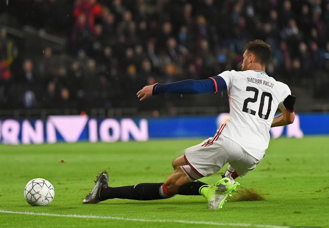 欧冠关键战巴萨崩盘：红牌与致命失误背后的心理素质危机